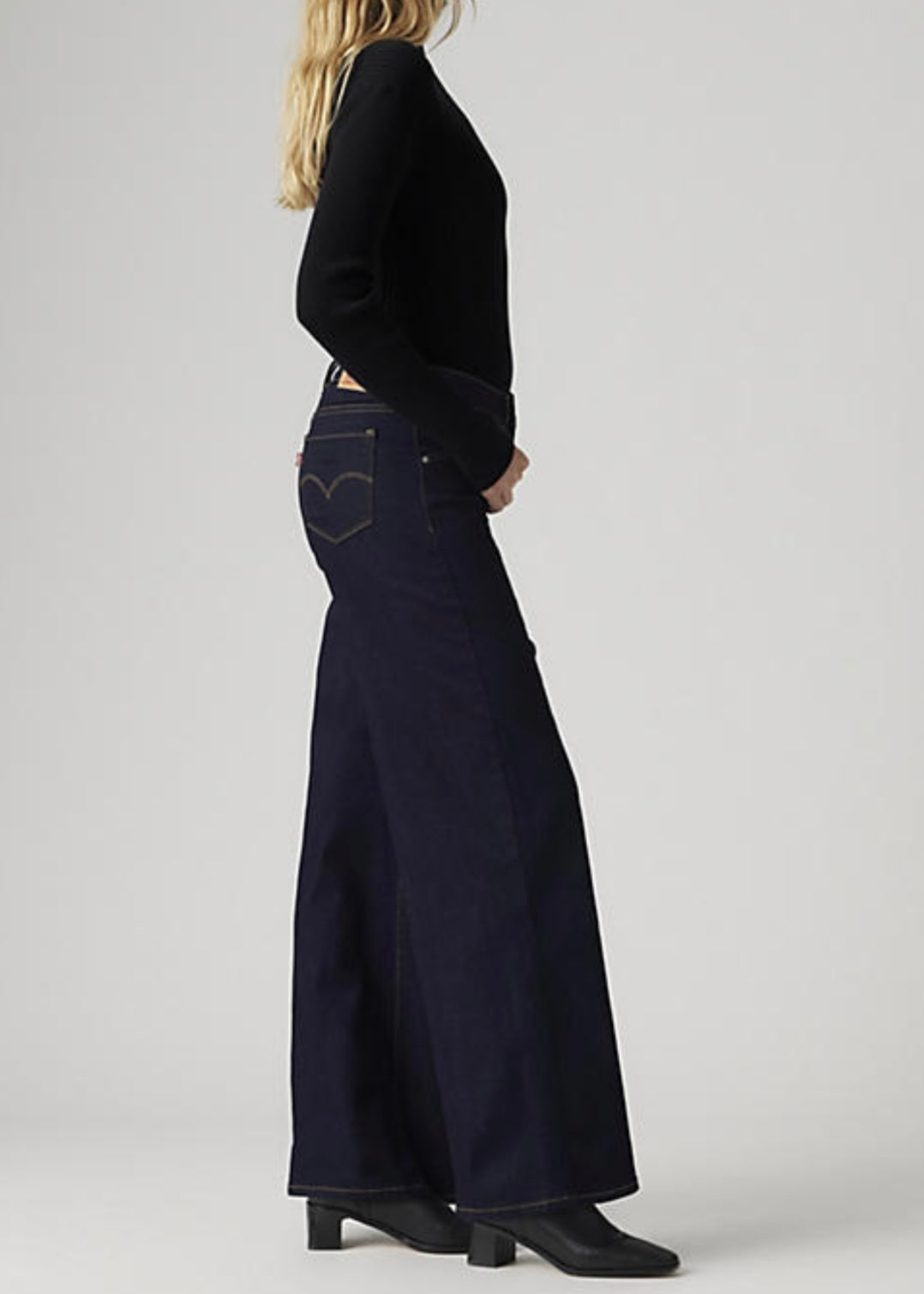 318 Styled Shaping Wide Leg Jean