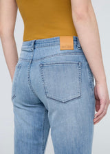 Performance Denim Girlfriend Jean