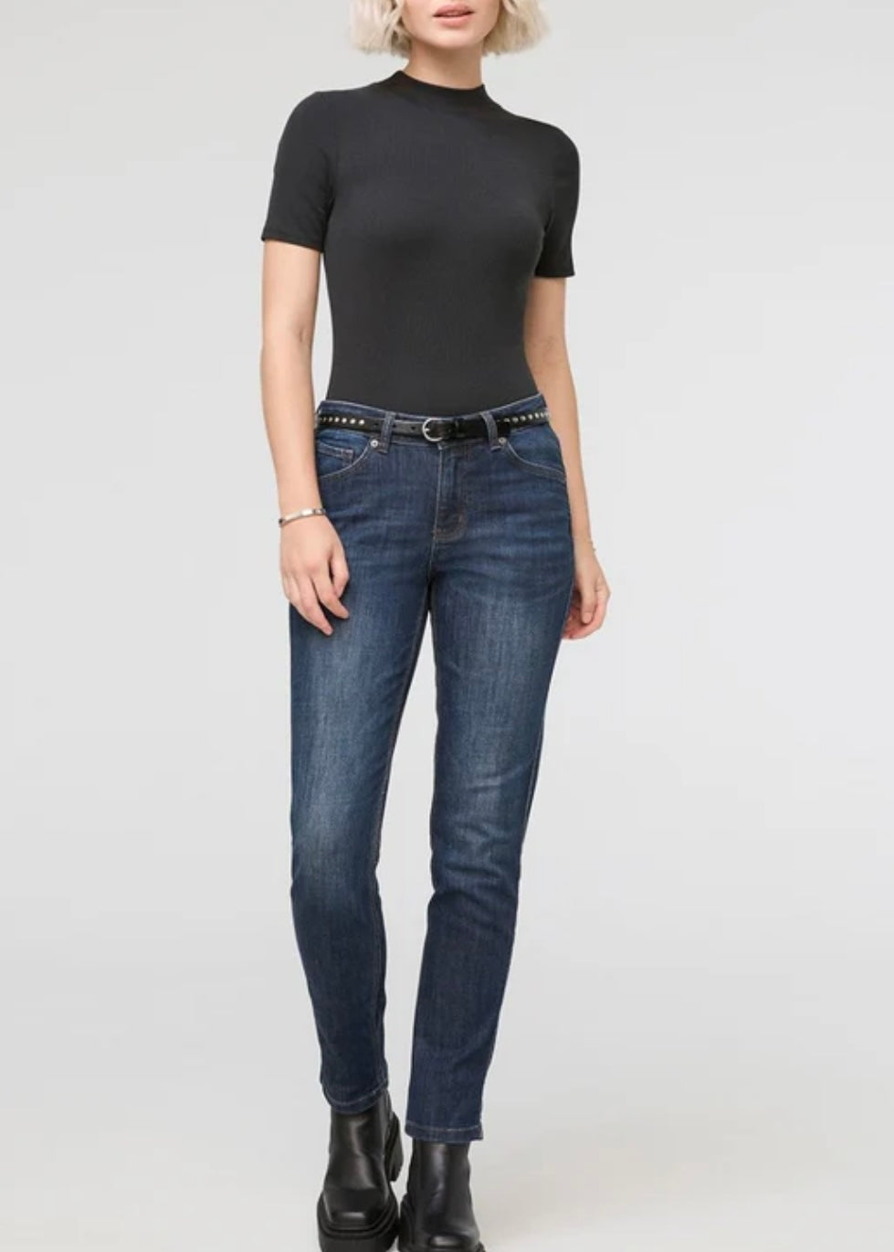 Performance Denim Girlfriend Jean